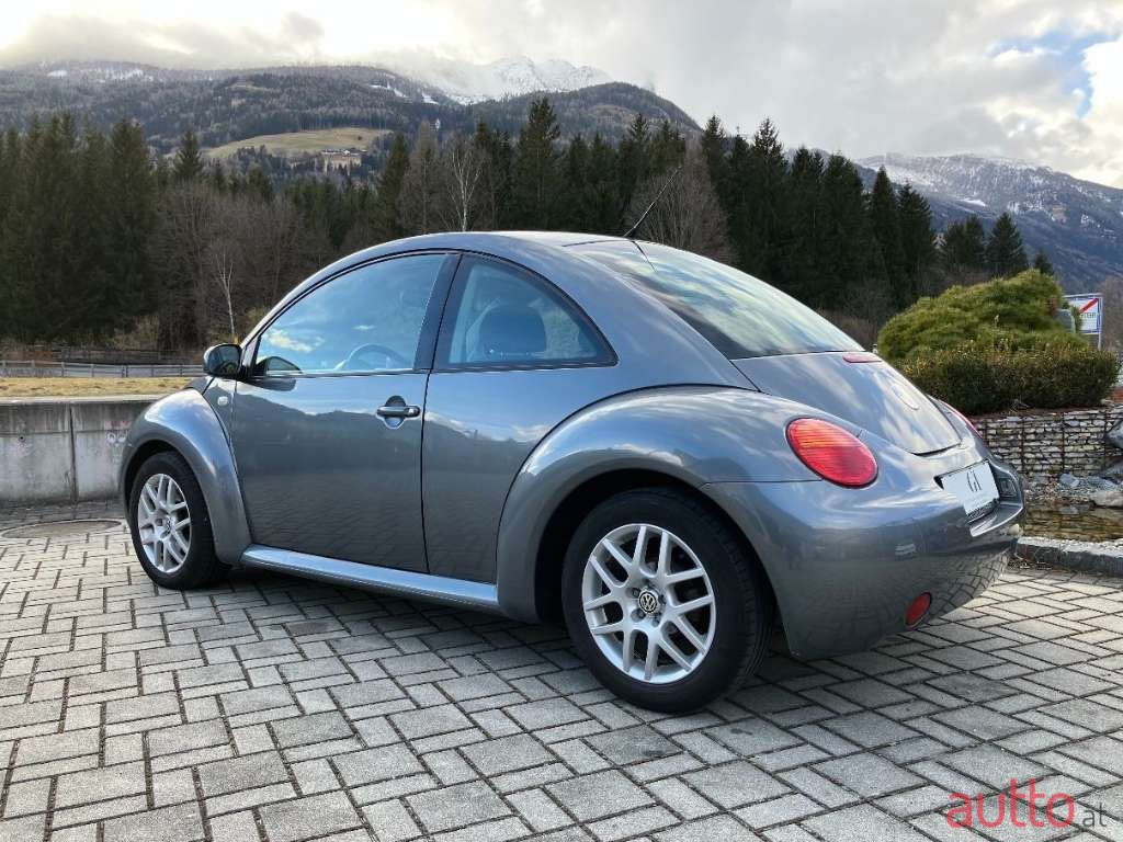 2004' Volkswagen Beetle photo #3