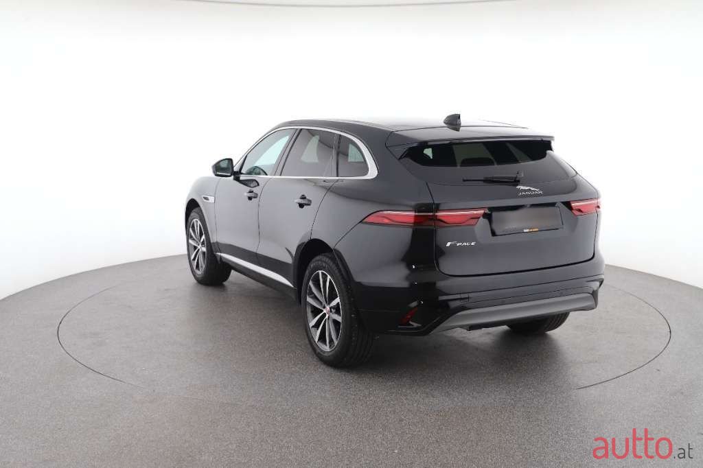 2023' Jaguar F-Pace photo #3