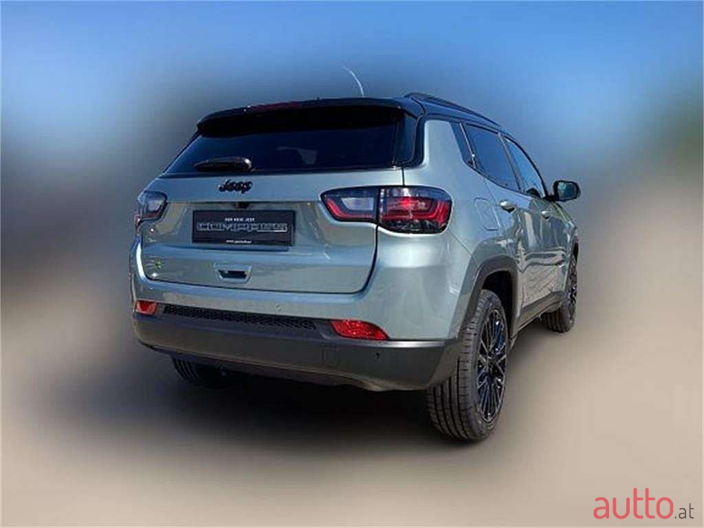 2022' Jeep Compass photo #2