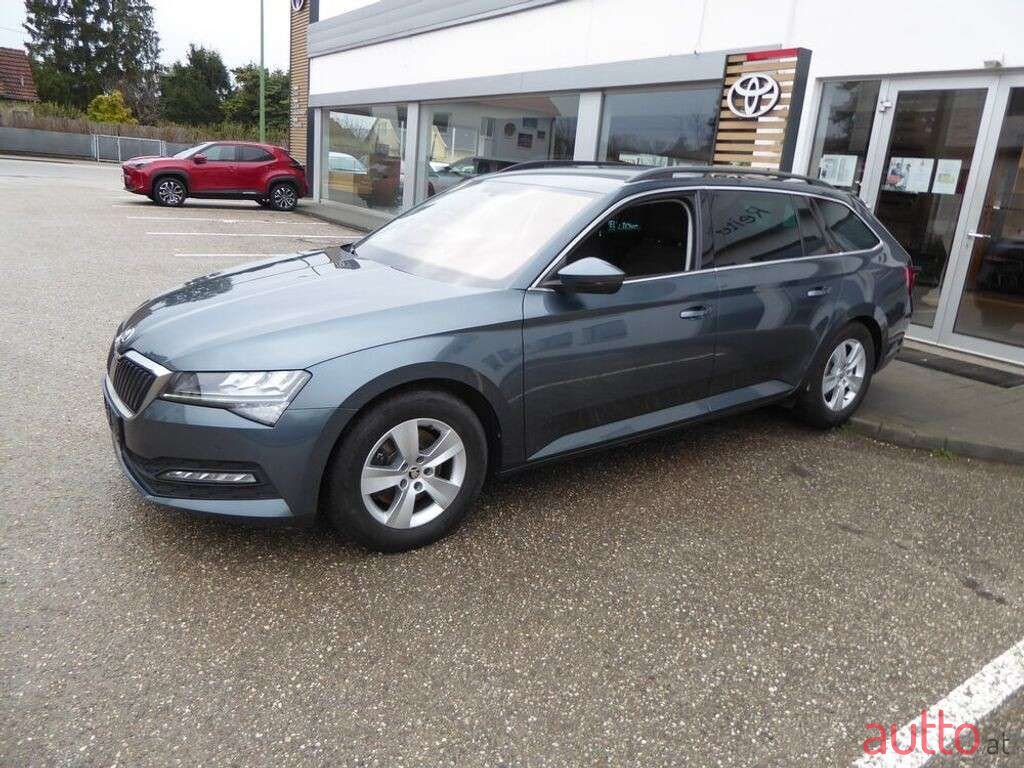 2021' Skoda Superb photo #2