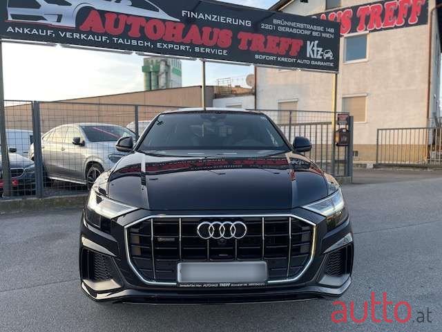 2020' Audi Q8 photo #3