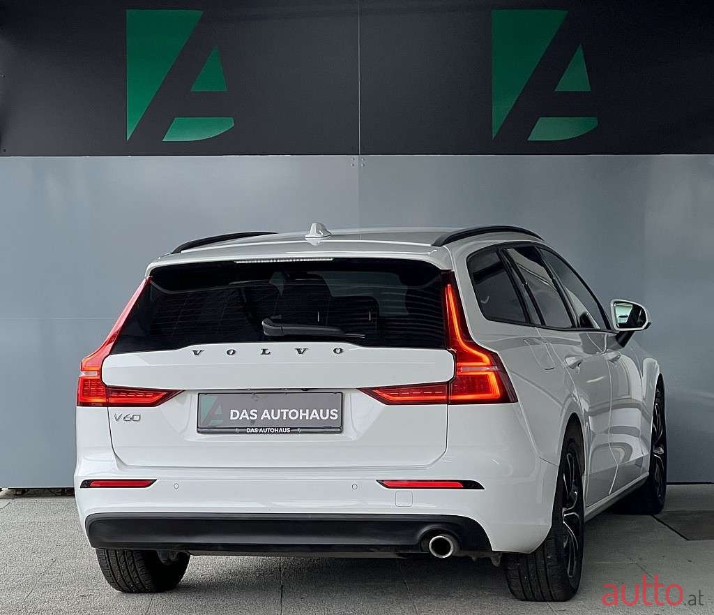 2019' Volvo V60 photo #2