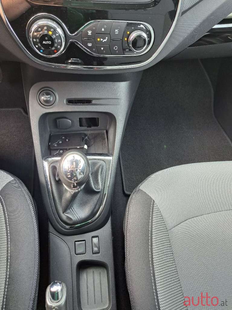 2015' Renault Captur photo #6