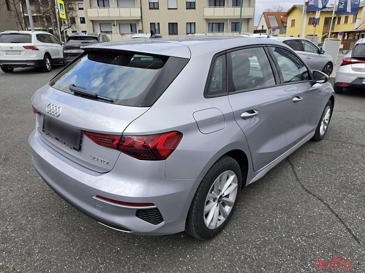 2022' Audi A3 photo #2