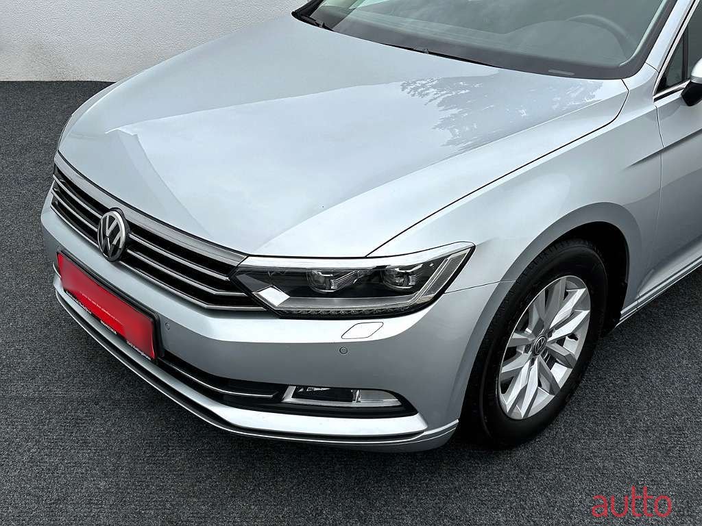 2019' Volkswagen Passat photo #5