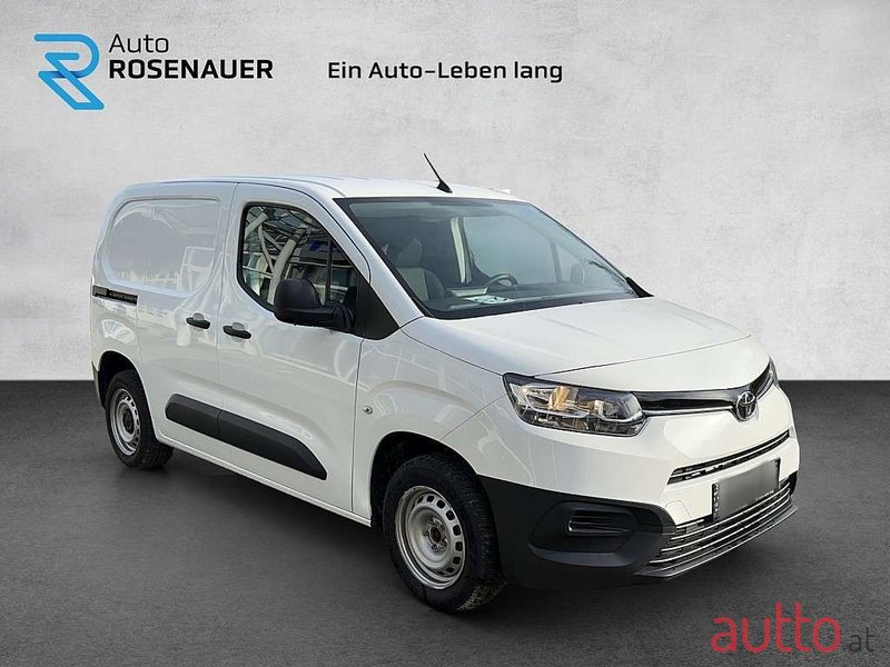 2021' Toyota ProAce City photo #2