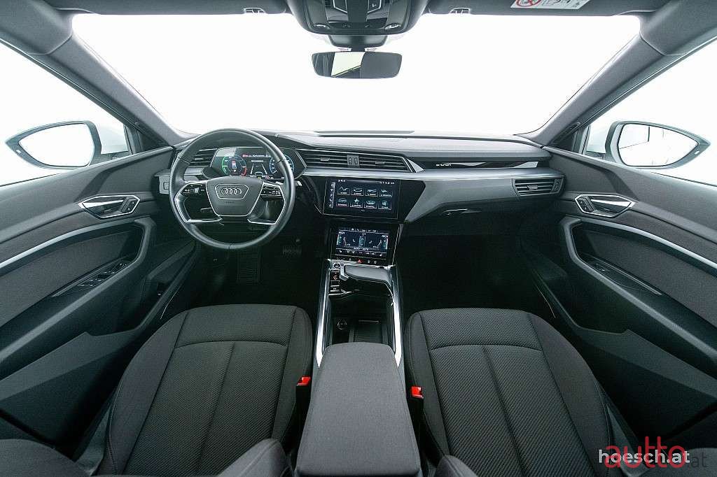 2022' Audi e-tron photo #5