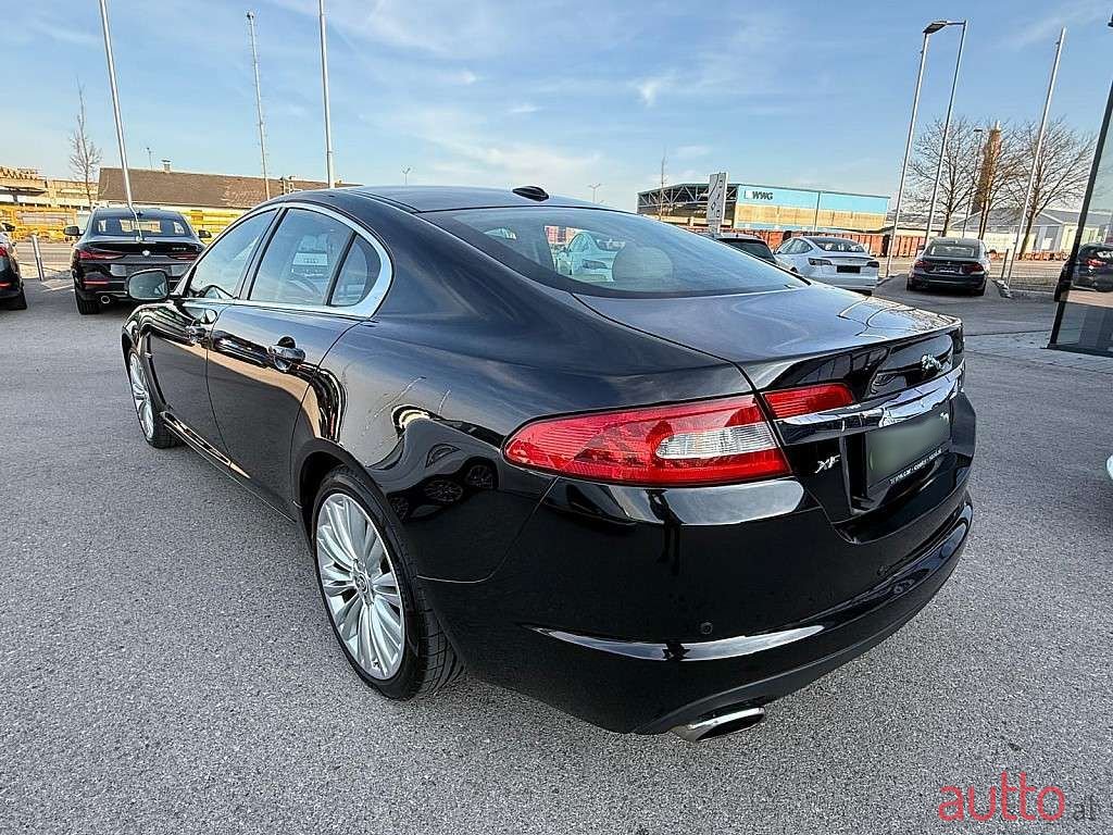 2010' Jaguar XF photo #3