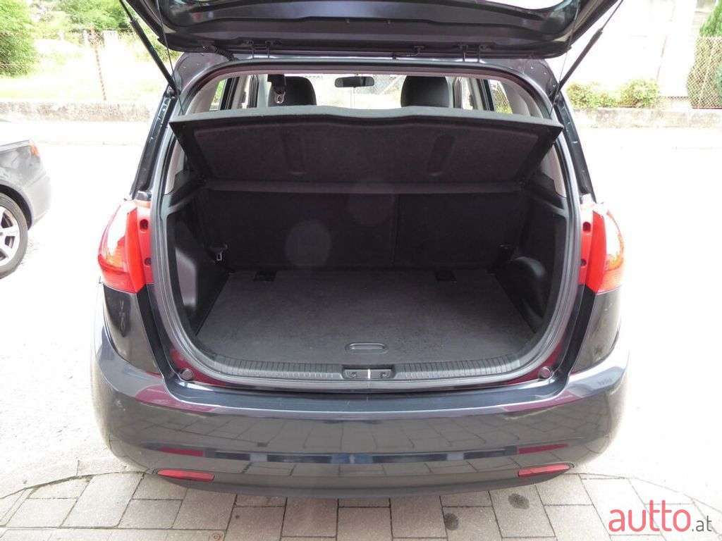 2015' Kia Venga photo #4