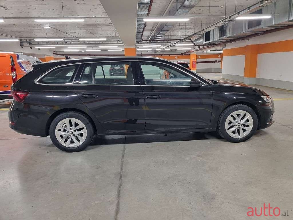 2020' Skoda Octavia photo #4