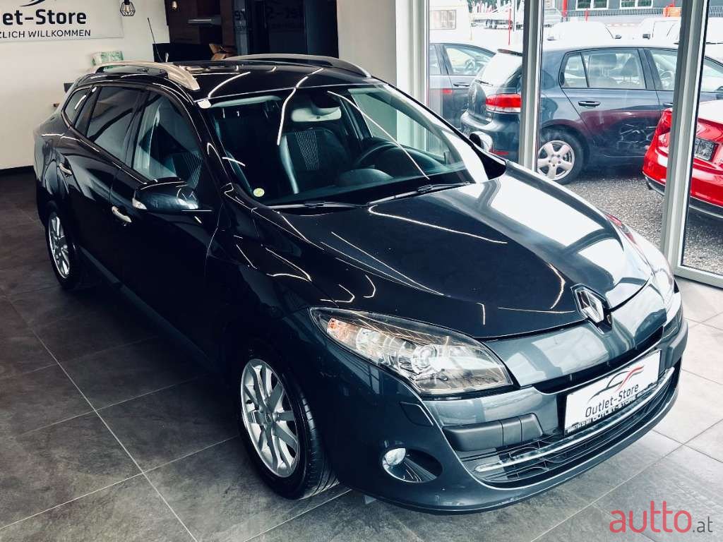 2010' Renault Megane photo #3