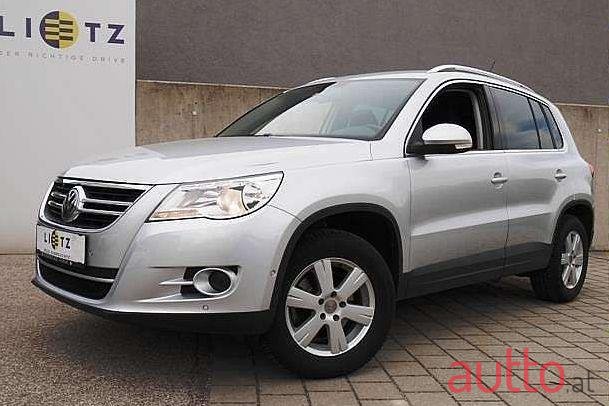 2010' Volkswagen Tiguan photo #1