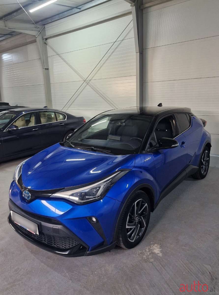 2020' Toyota C-HR photo #3