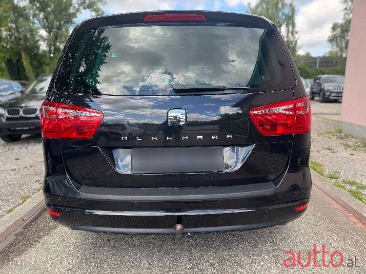2012' SEAT Alhambra photo #5