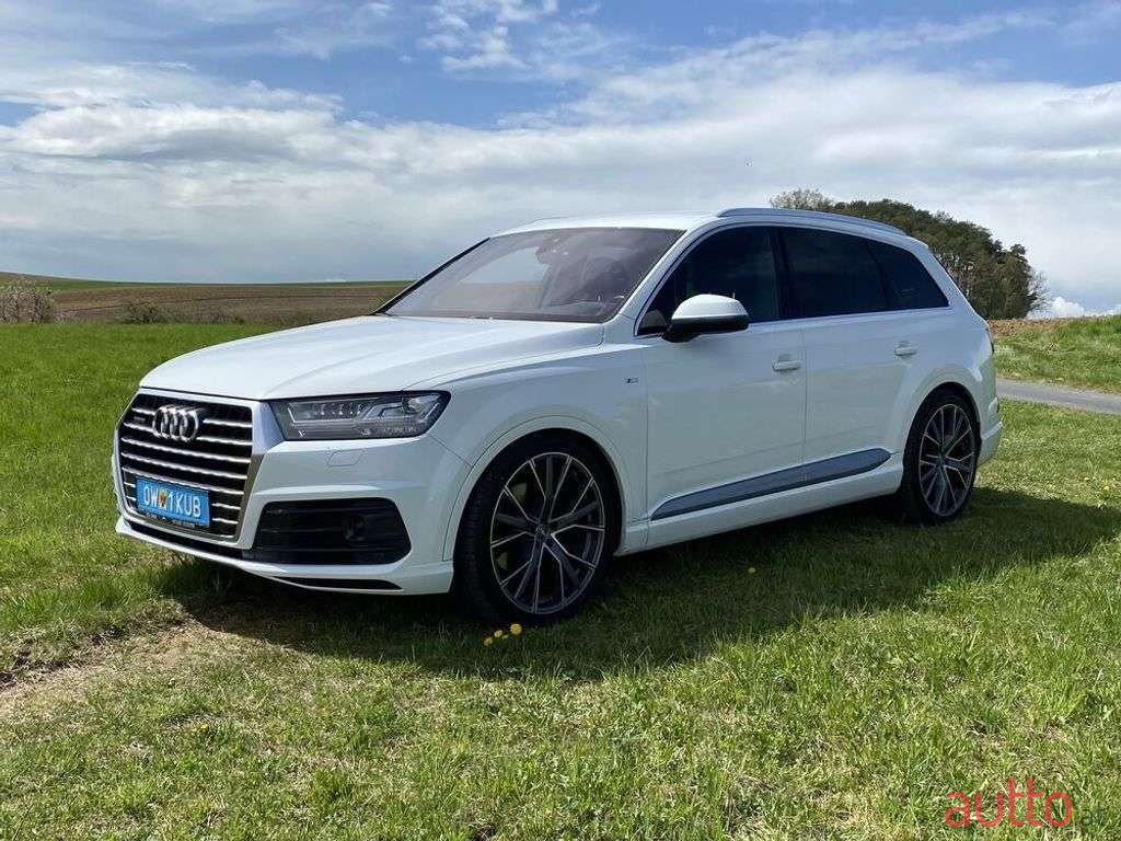 2015' Audi Q7 photo #5