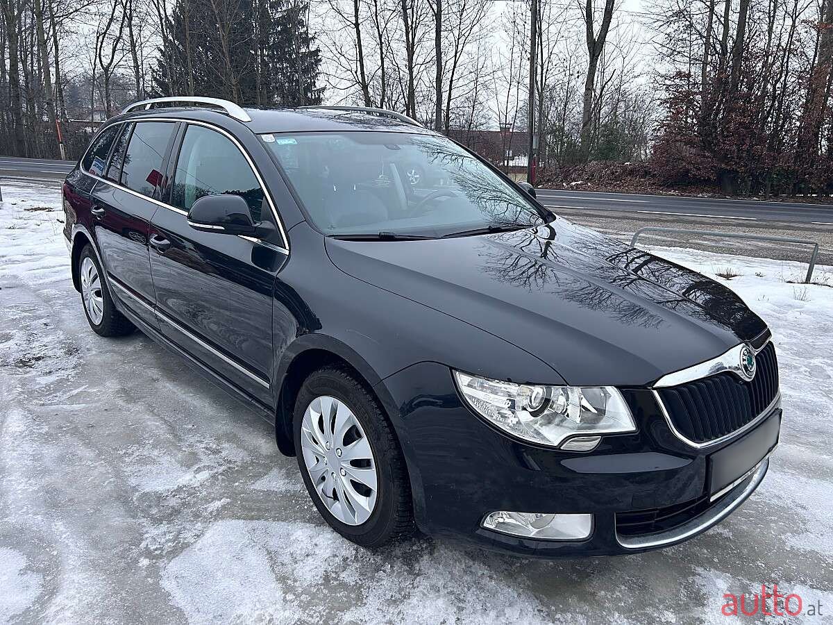 2011' Skoda Superb photo #2