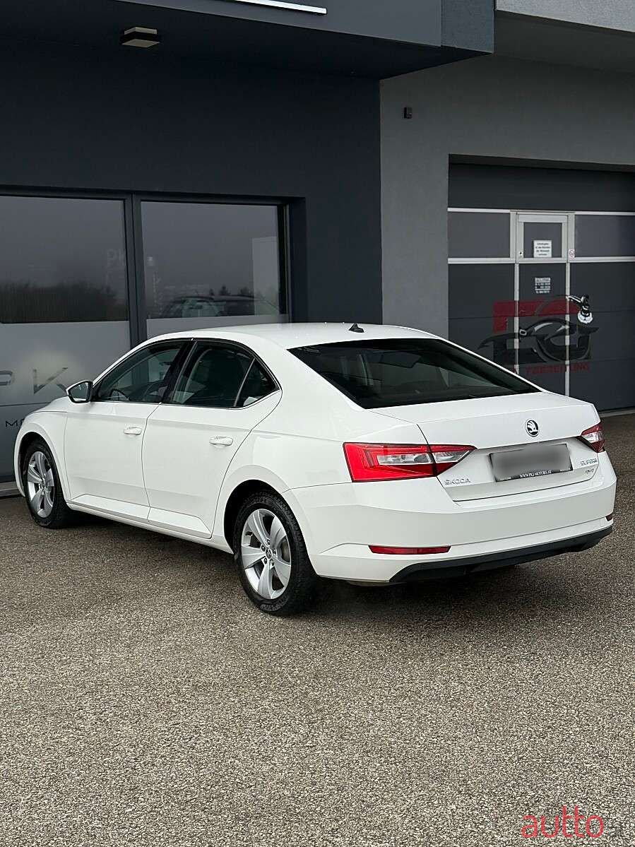 2018' Skoda Superb photo #3