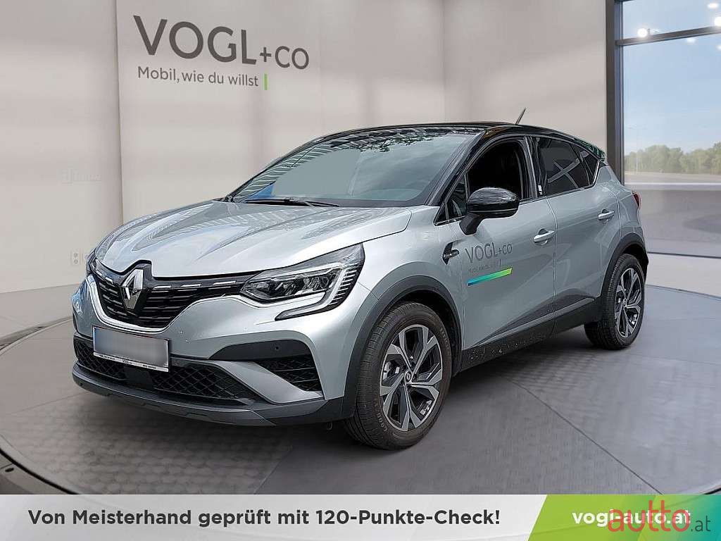 2022' Renault Captur photo #1