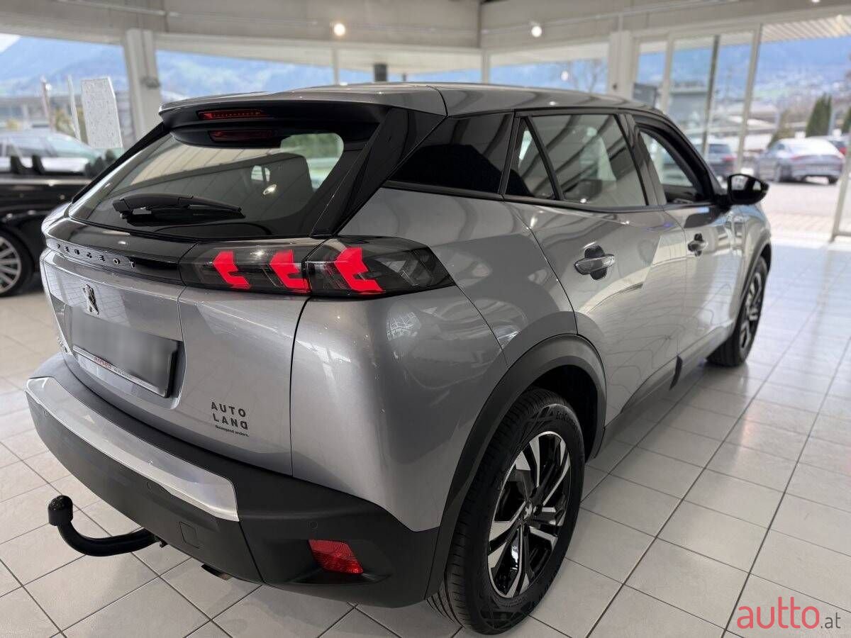 2022' Peugeot 2008 photo #6