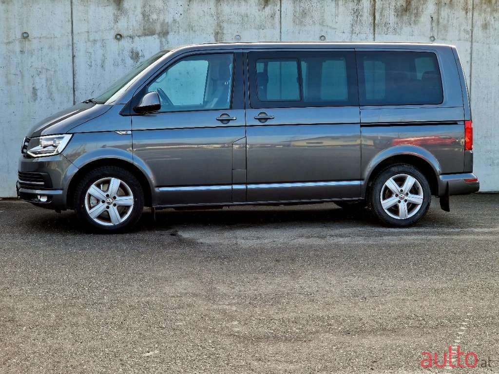 2016' Volkswagen Multivan photo #2