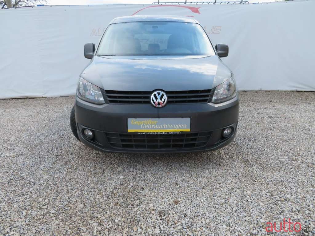 2011' Volkswagen Caddy photo #3