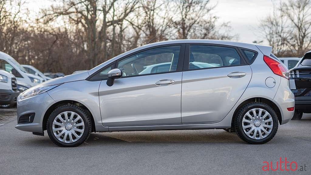 2016' Ford Fiesta photo #3