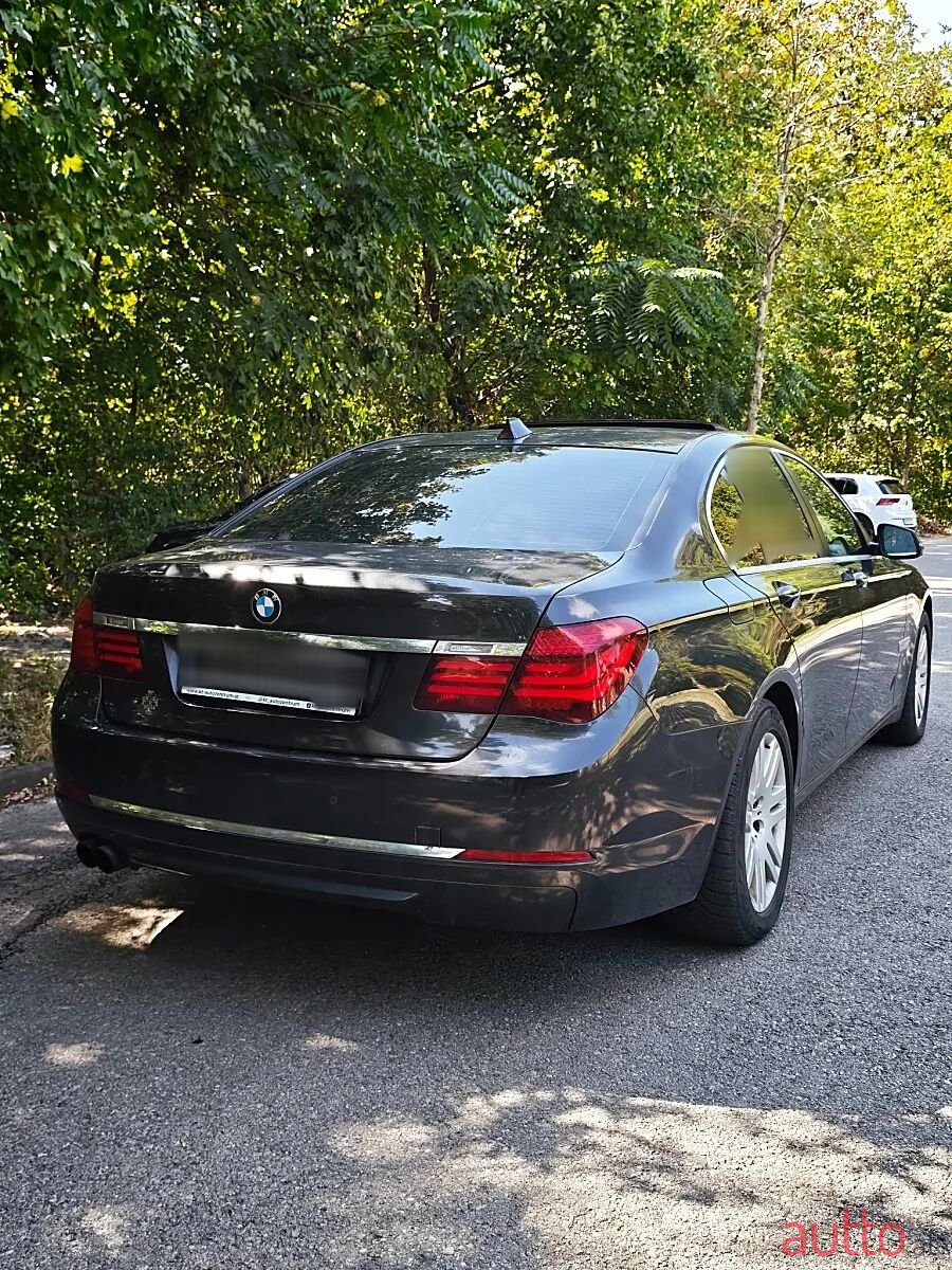 2013' BMW 7Er-Reihe photo #6