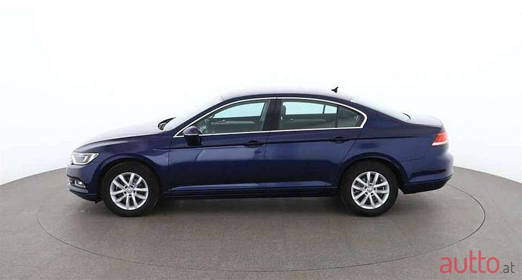 2018' Volkswagen Passat photo #4