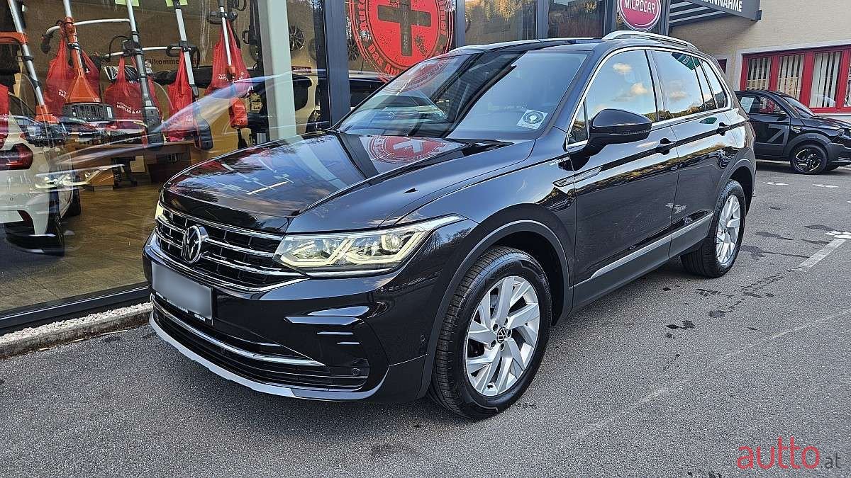 2021' Volkswagen Tiguan photo #2