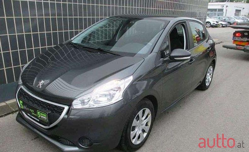 2013' Peugeot 208 photo #2