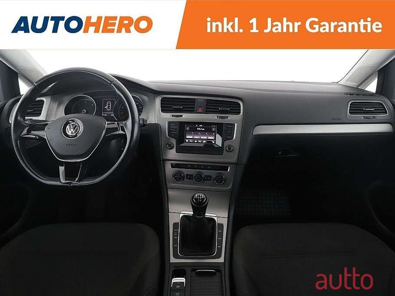 2015' Volkswagen Golf photo #4