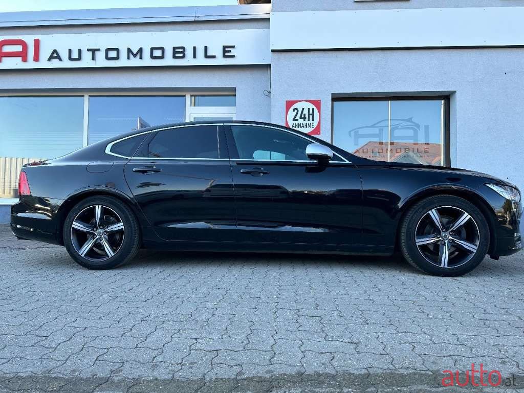 2017' Volvo S90 photo #2