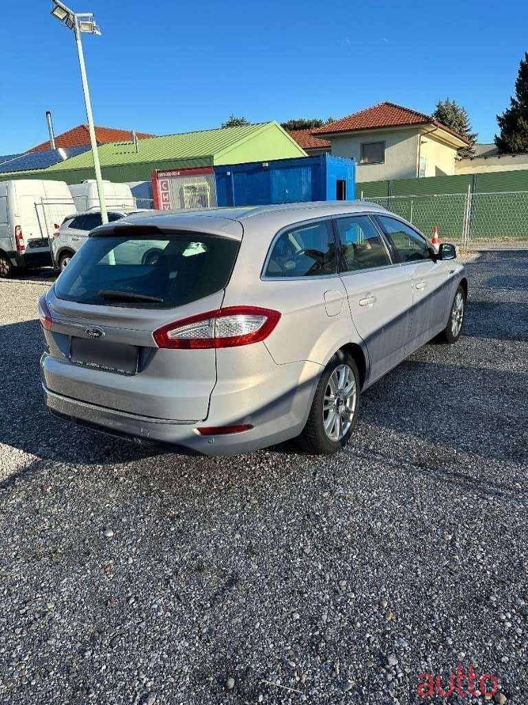 2014' Ford Mondeo photo #4