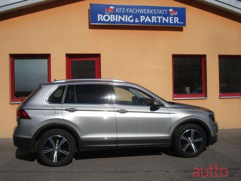 2016' Volkswagen Tiguan photo #2