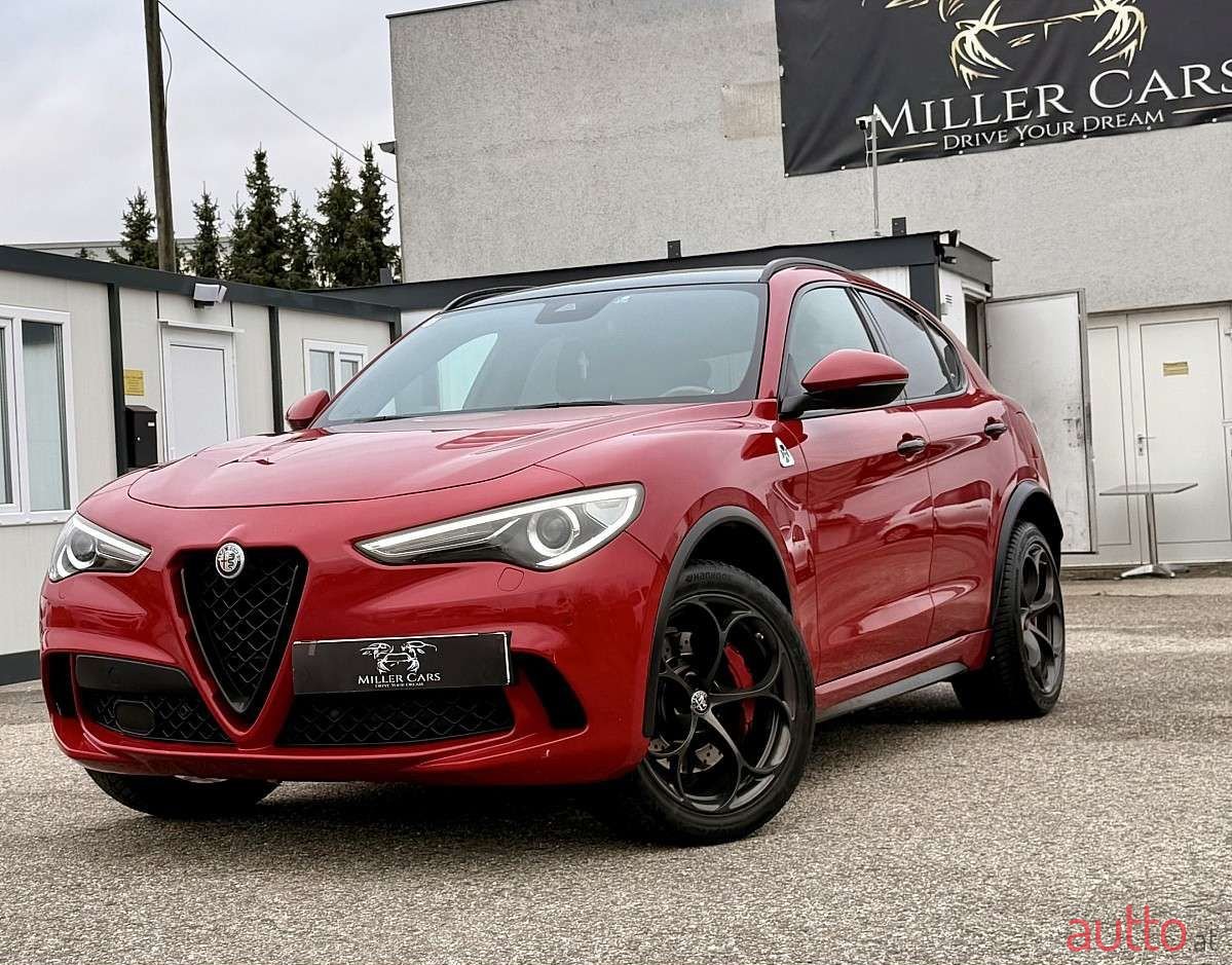 2018' Alfa Romeo Stelvio photo #2