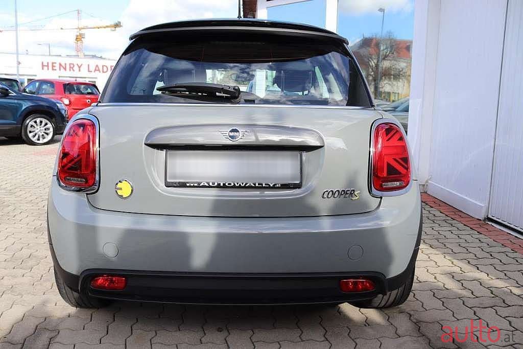 2020' MINI Cooper photo #4