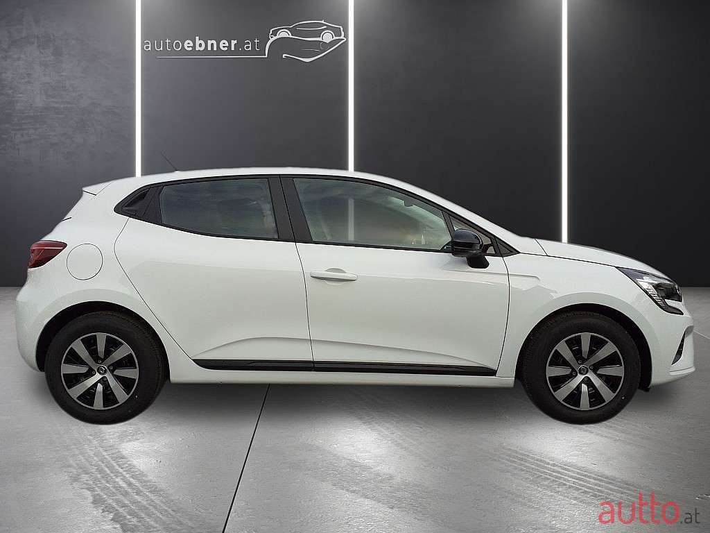 2023' Renault Clio photo #4