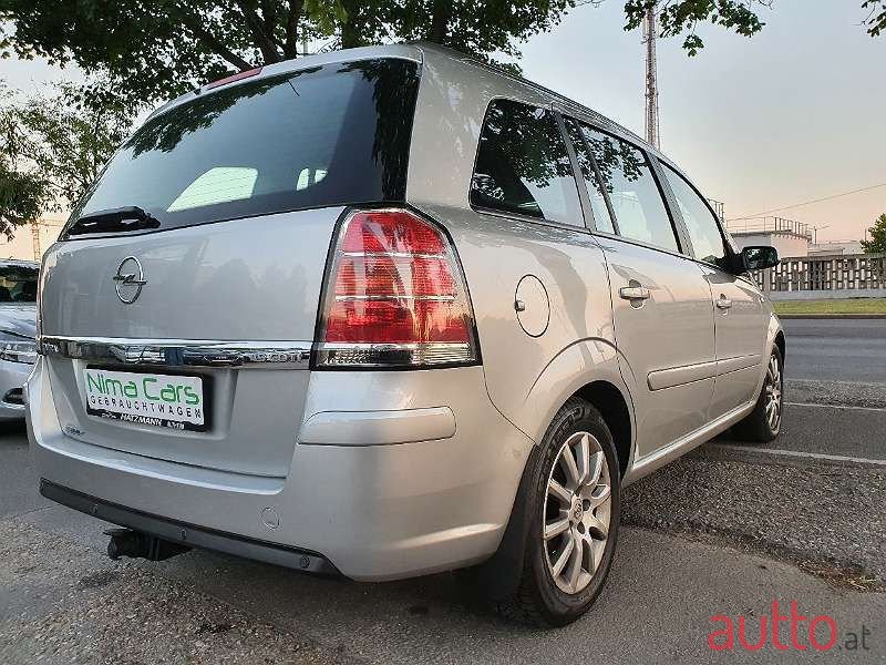 2005' Opel Zafira photo #4