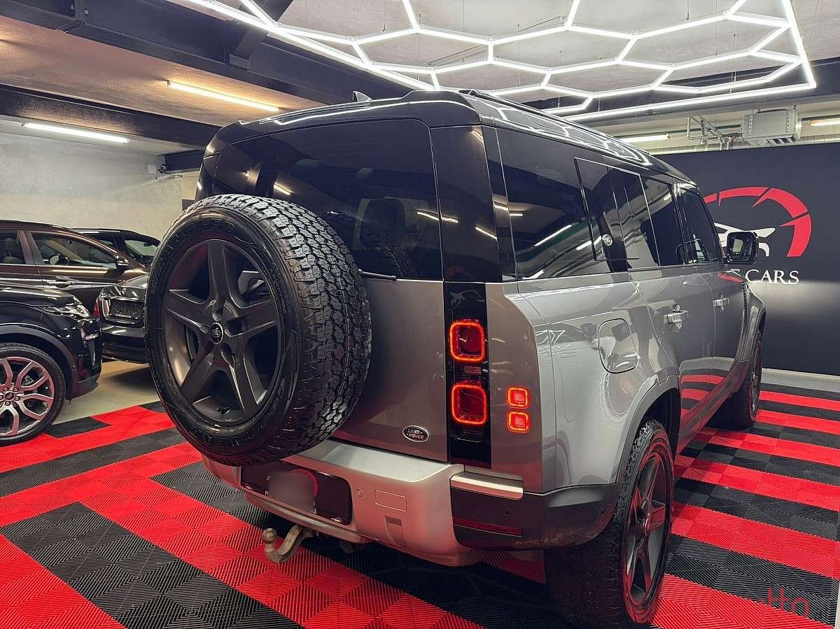 2022' Land Rover Defender photo #6