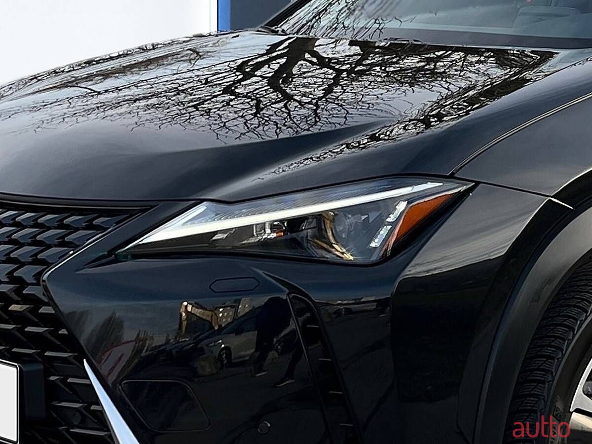 2023' Lexus UX photo #3