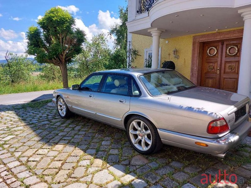 1998' Jaguar XJ photo #6