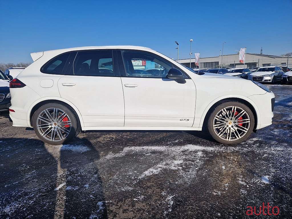 2015' Porsche Cayenne photo #6