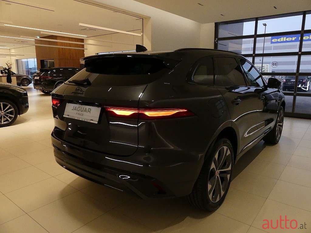 2022' Jaguar F-Pace photo #2