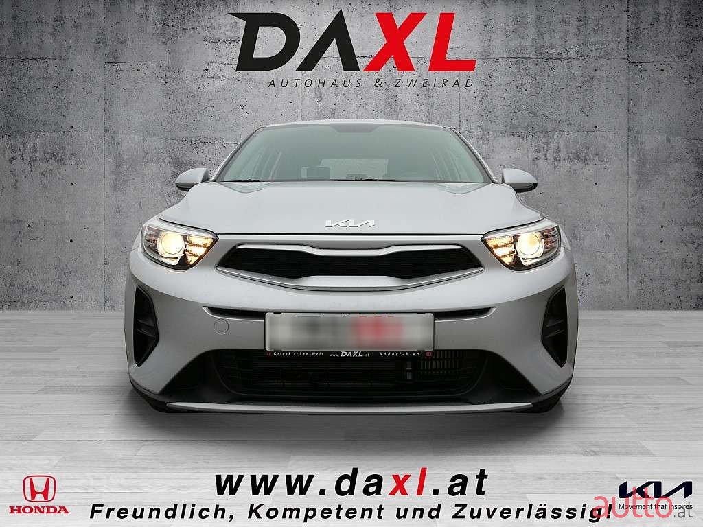 2022' Kia Stonic photo #2