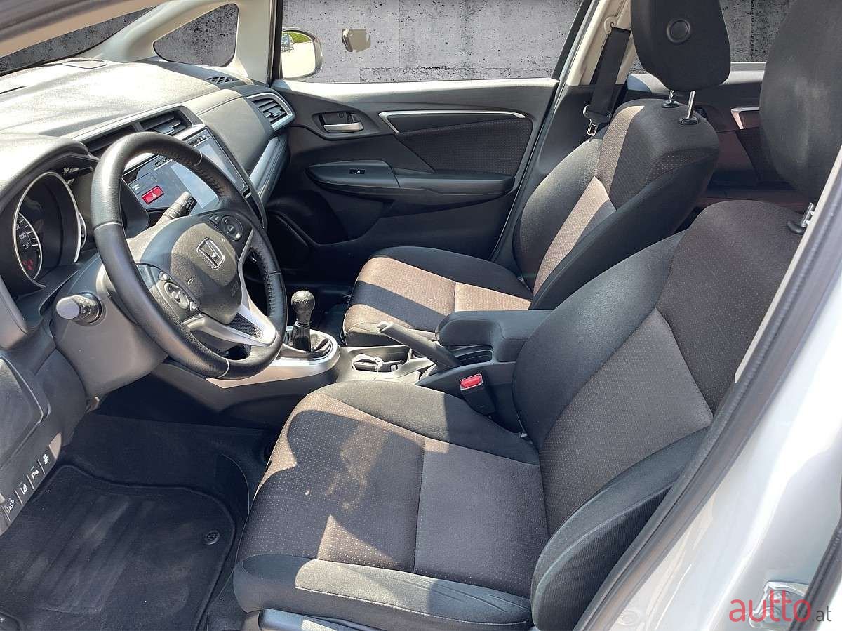 2017' Honda Jazz photo #6