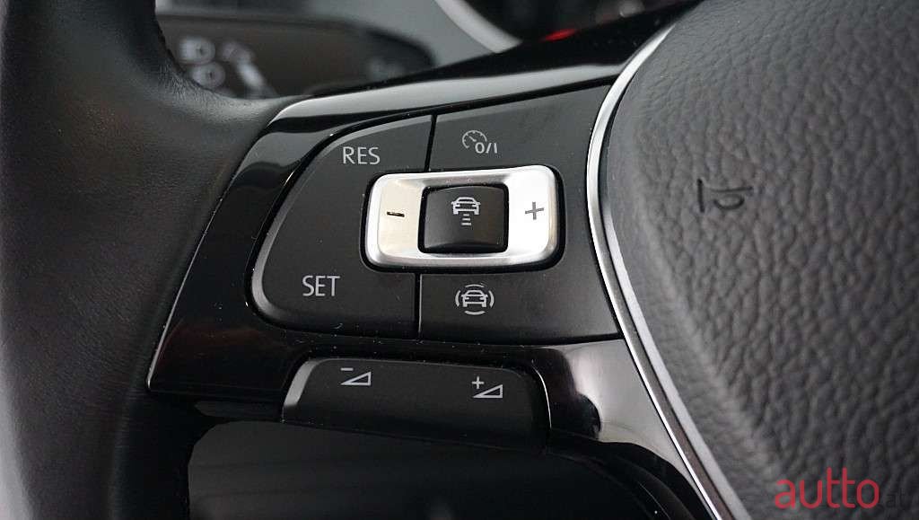 2018' Volkswagen Golf photo #6