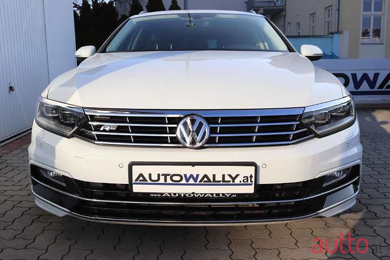 2017' Volkswagen Passat photo #4