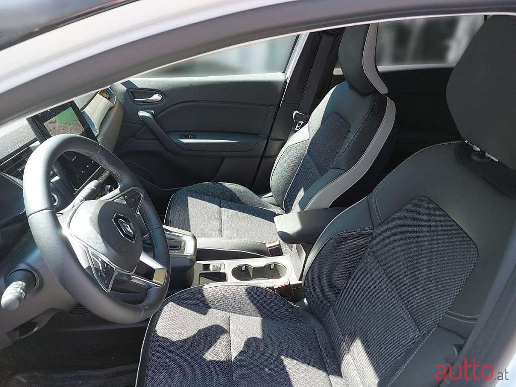 2022' Renault Captur photo #5