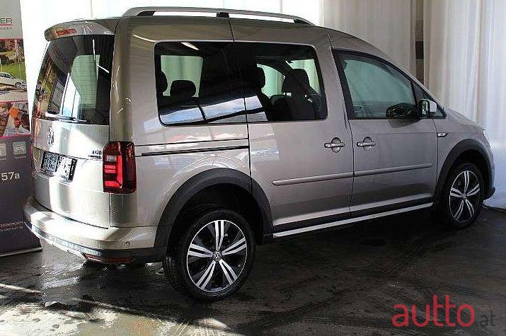 2016' Volkswagen Caddy photo #2