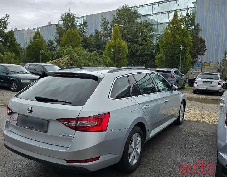 2019' Skoda Superb photo #4